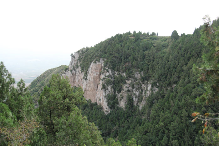 三峰斗奇 - 富平县金粟山森林公园欢迎您!国家aaa级区